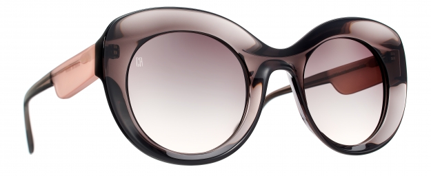 Caroline Abram LANA SUN