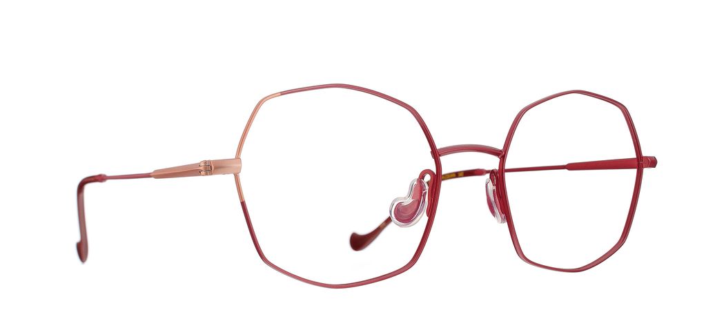 Caroline Abram VALESKAYA